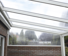 Spiekozijn met glas